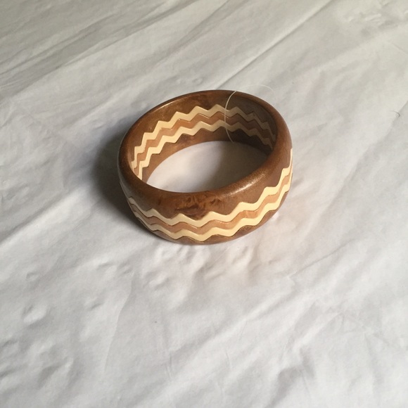 Bohemian style zigzag bangle bracelet set. - Picture 6 of 7